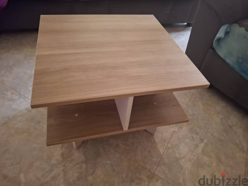 Nice table good condition 0