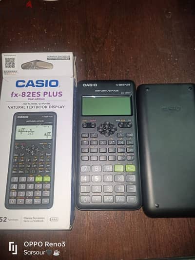 آلة حاسبة CASIO FX-82ES PLUS