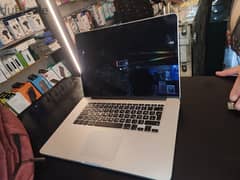 Apple MacBook Pro Laptop 2017 0