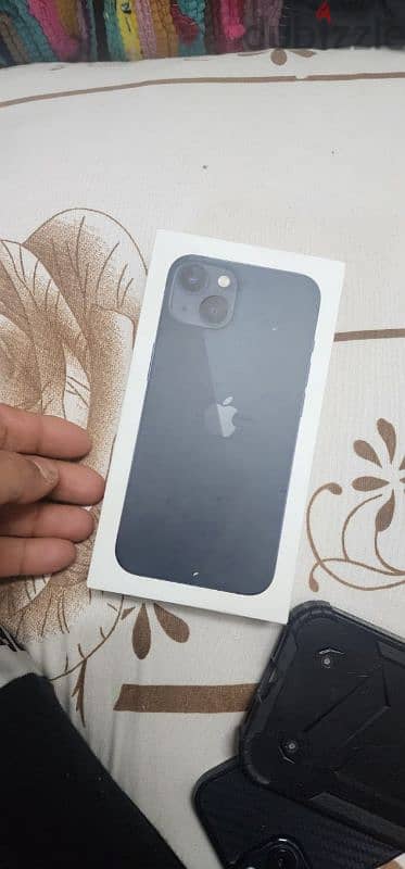 IPhone 13 ٢٥٦ جيجا بطاريه ٩٨ 1