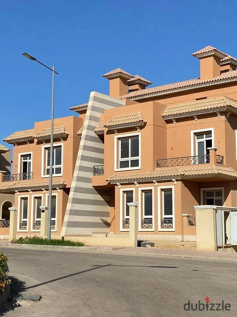 Twin house behind Mall of Arabia at a great price with a fantastic view in Nyoum compound. 6