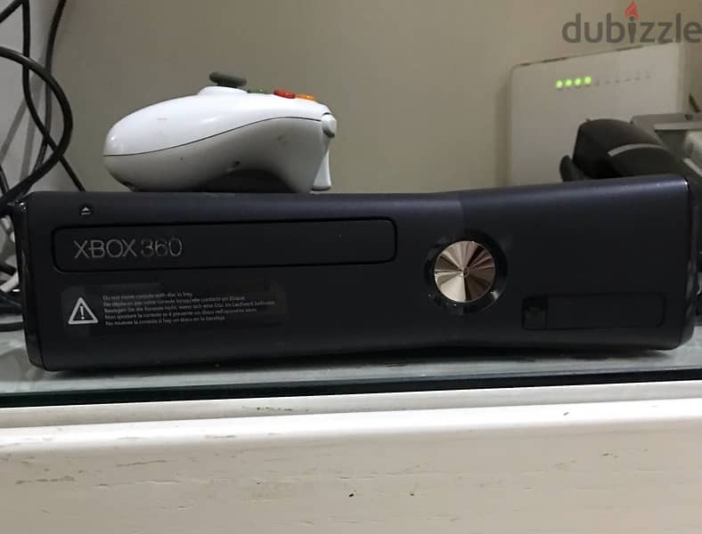 Xbox 360 Slim in Perfect Condition with 11 games 2