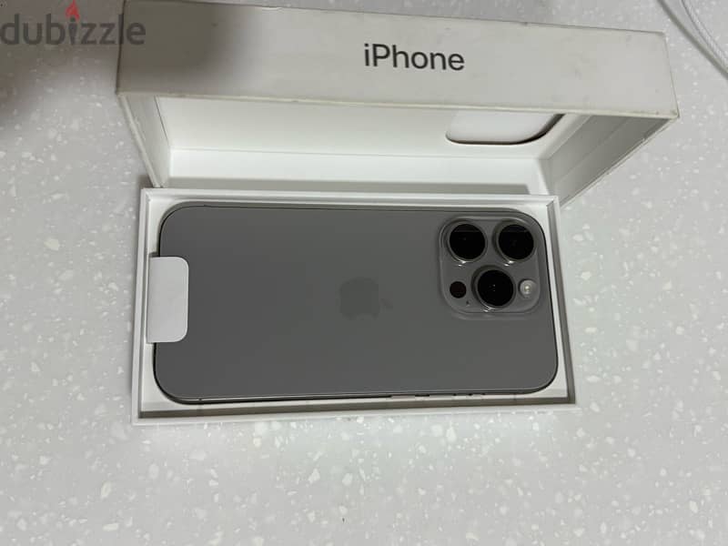 iPhone 15 Pro 256GB Natural Titanium 2