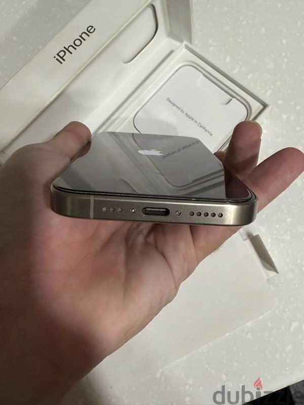 iPhone 15 Pro 256GB Natural Titanium 6