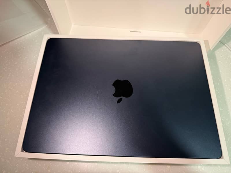 MacBook Air 13.6” M2 512GB Black 2