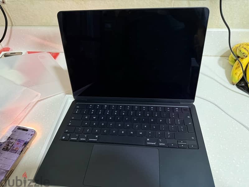 MacBook Air 13.6” M2 512GB Black 4