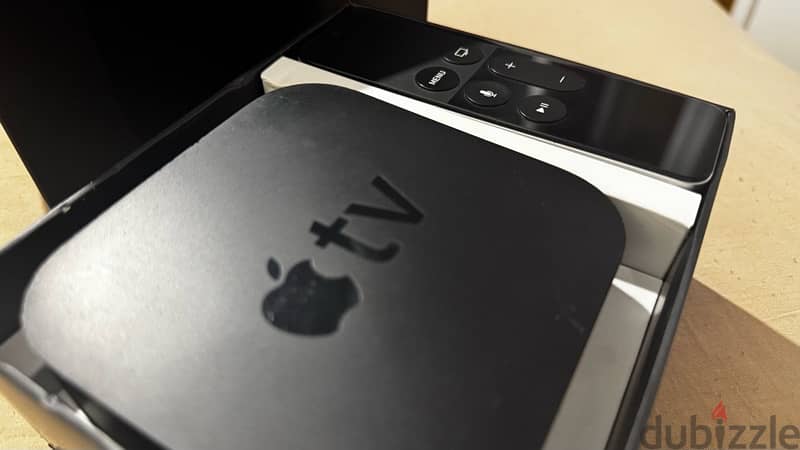 Apple TV - 32GB - Model A1625 - Black Edition 7