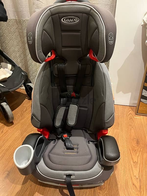 Graco car seat till 8 years . light 1