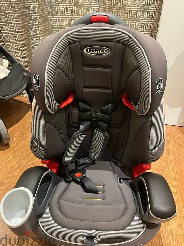 Graco car seat till 8 years . light 2