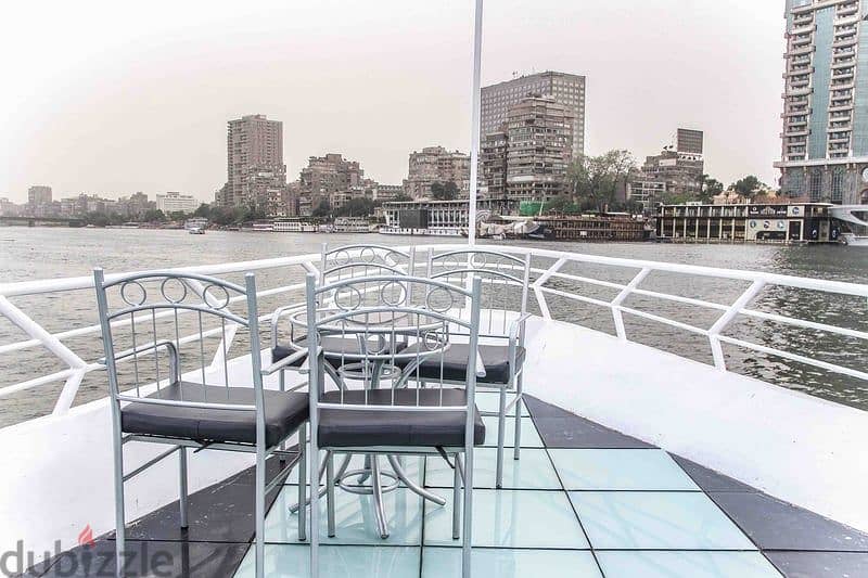 Luxury 27.5m Yacht For Sale in Cairo 3