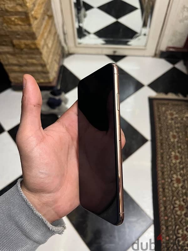 ايفون اكس اس ماكس ذهبي 256 جيجا / iphone xs max gold 256 5