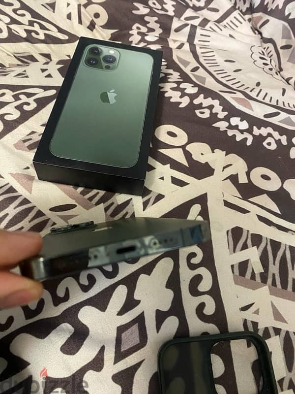 iPhone 13 Pro Max as new 256 g with box batt 89% 3