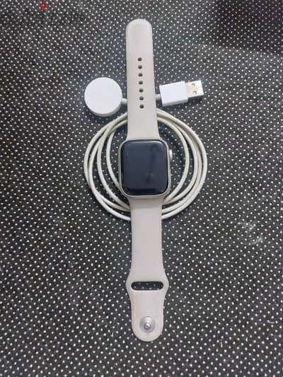 Apple watch series 7 41m Bt 92%