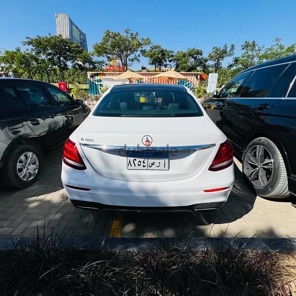 Mercedes-Benz E180 AMG 2019 3