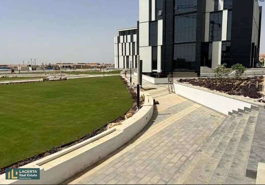 بمميزات الطرح الاول مكتب ادارى للبيع على شارع التسعين مباشرة فى هايد بارك | Business District Hyde park | بالتجمع الخامس 3