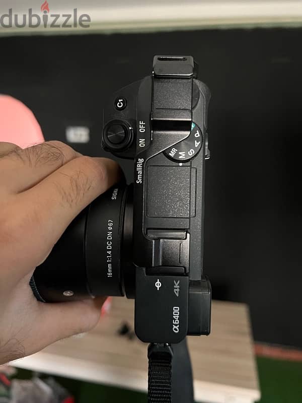 Sony A6400 جديدة بالعلبة ومشتملاتها 2