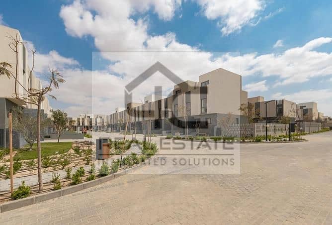 Townhouse for sale at the old price, in installments, semi-finished, with an open roof over the largest view and landscape 11