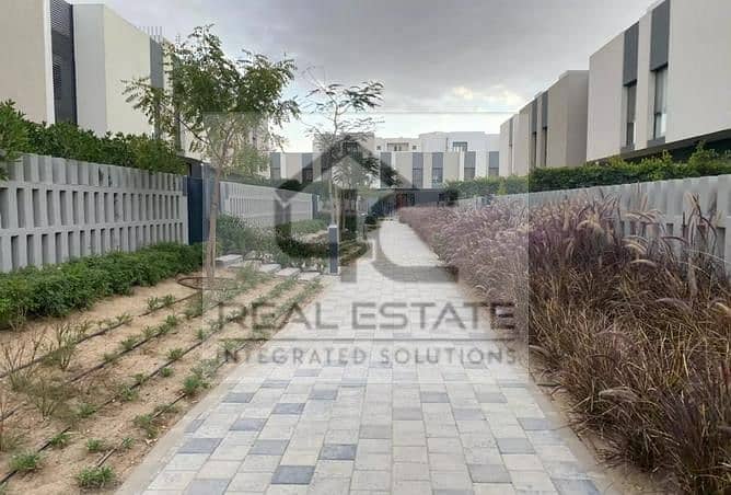 Townhouse for sale at the old price, in installments, semi-finished, with an open roof over the largest view and landscape 13