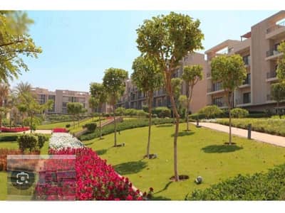 Apartment with garden and - very prime location - 3 bedroom- in Fifth square -Al Marasem