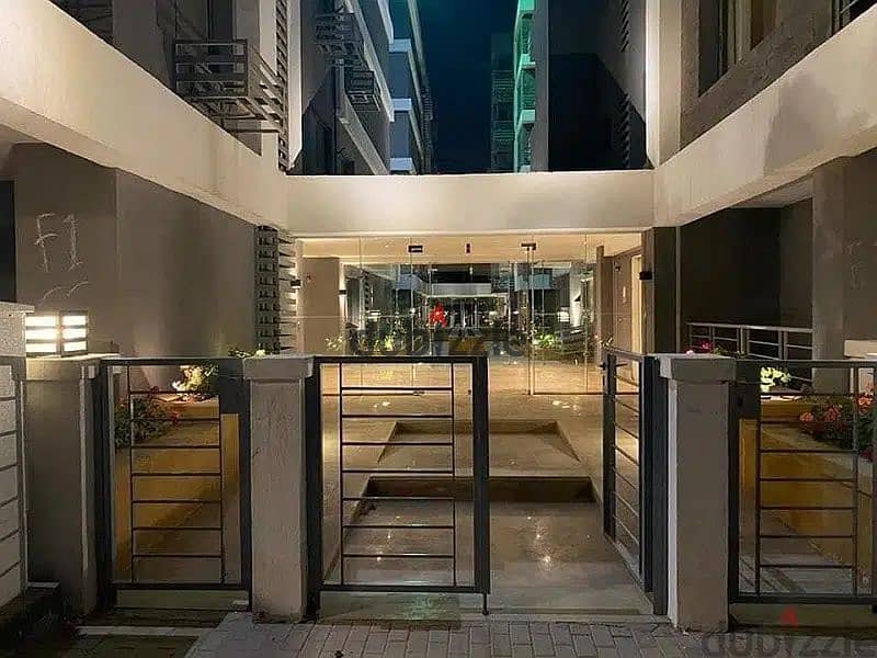 apartment for sale in mostkbal city infront of madinty gate with the lease downpayment 10