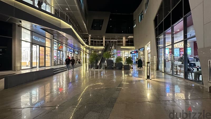 محل ٥٩ متر للإيجار مول ذا يارد الرحاب بوابة ٦ طابق أول The yard mall 4