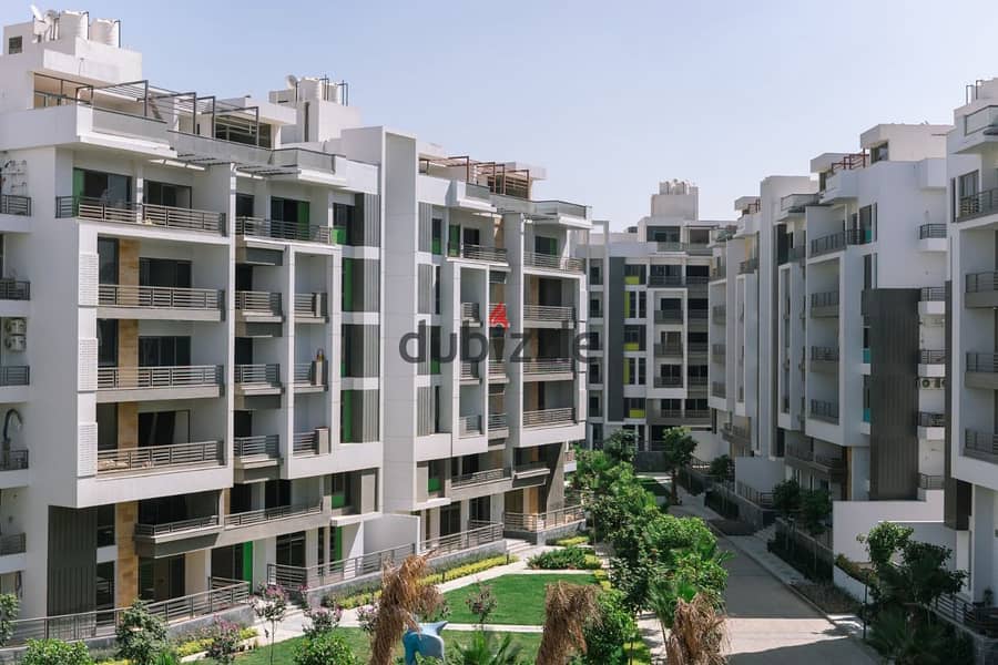 Apartment for sale with a down payment of 635 thousand for sale in the compound, 7 minutes from AUC University. Receive your home inside the compound. 1