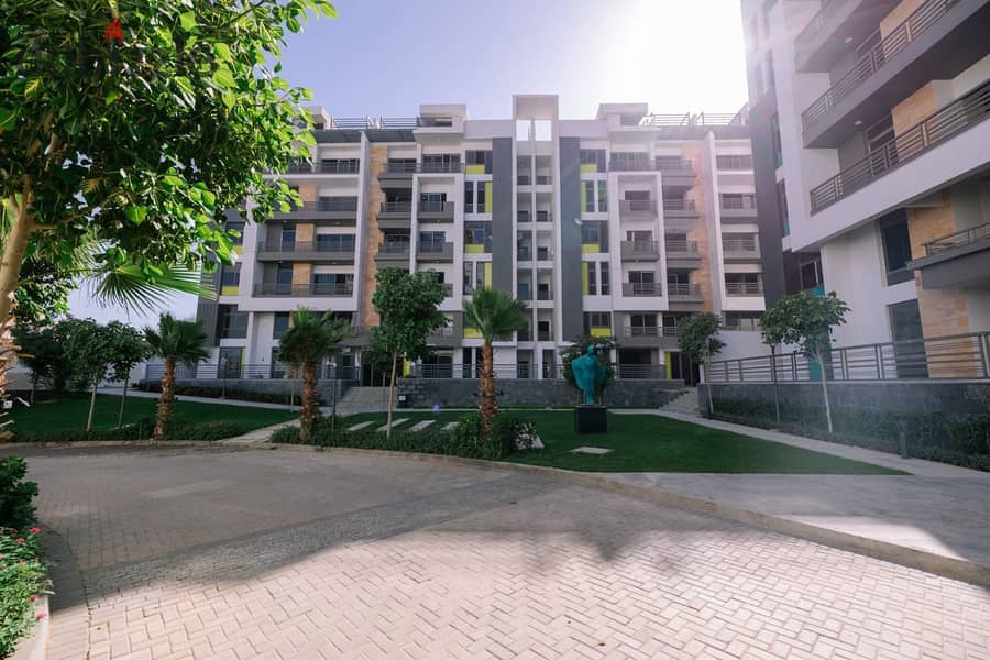 Apartment for sale with a down payment of 635 thousand for sale in the compound, 7 minutes from AUC University. Receive your home inside the compound. 8