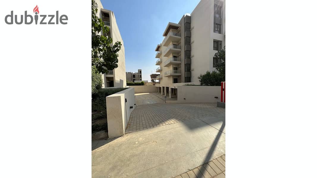 Finished apartment with garden, ready to move, prime location in 5th Settlement 3