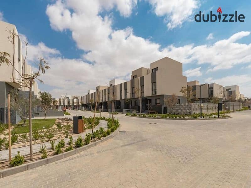 Townhouse for sale, immediate delivery, fully finished, in Al Burouj Al Shorouk, with a distinctive view 3