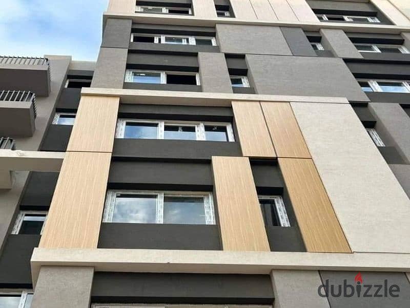 Apartment for sale Soon delivery and prime location in HapTown Mostakbal City 14