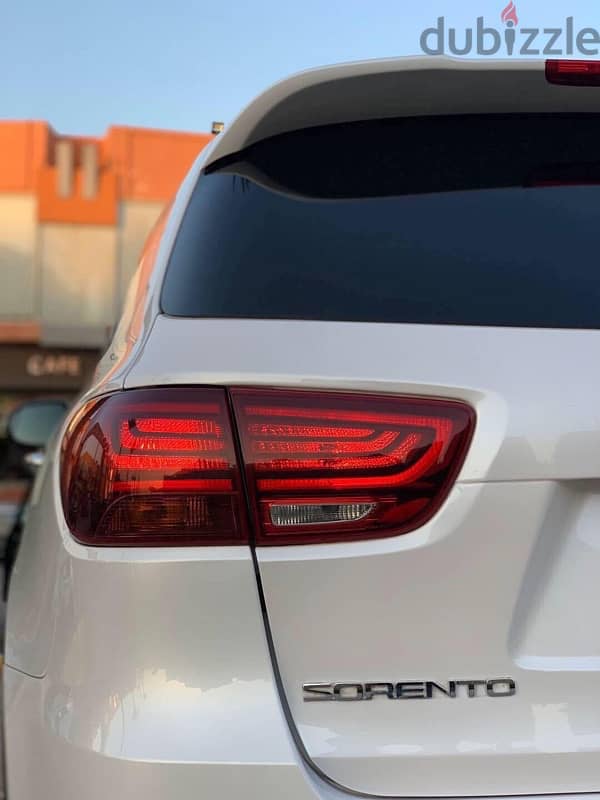 كيا سورينتو 2019/KIA SORENTO  بحاله ممتازه لون مميز 3