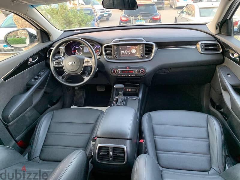 كيا سورينتو 2019/KIA SORENTO  بحاله ممتازه لون مميز 5