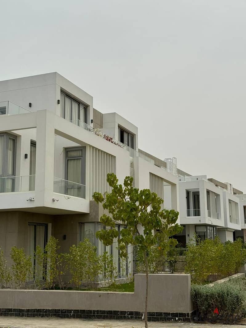 Townhouse for Sale in Front of Mountain View Giza Plateau, Prime Location Steps from New Giza 0