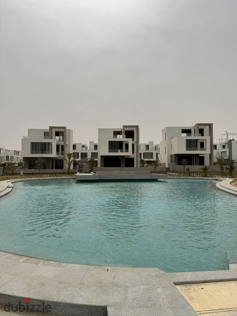 Townhouse for Sale in Front of Mountain View Giza Plateau, Prime Location Steps from New Giza 22