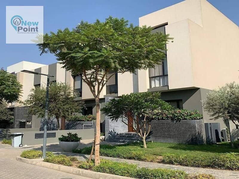 Receive immediately the last fully finished townhouse villa in Prime Location in Al Burouj Compound, Shorouk City 14