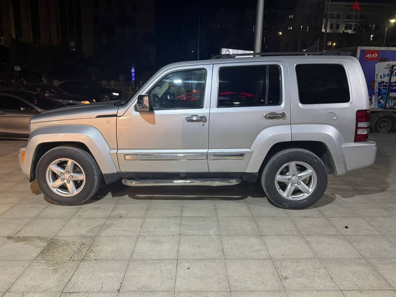 جيب شيروكى ٢٠١٠ فابريكا - Jeep Cherokee Kk 2010 4