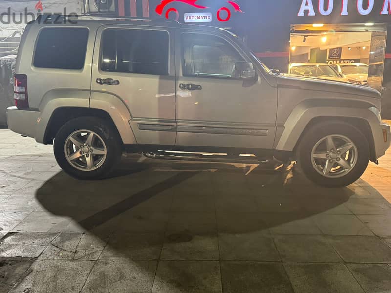 جيب شيروكى ٢٠١٠ فابريكا - Jeep Cherokee Kk 2010 5