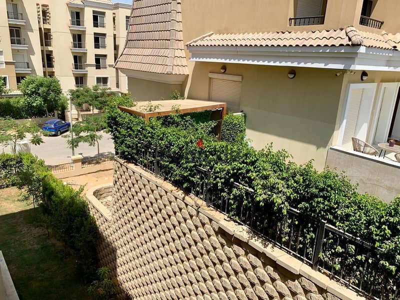 Corner V villa with garden ready to move and a prime location in Sarai 1