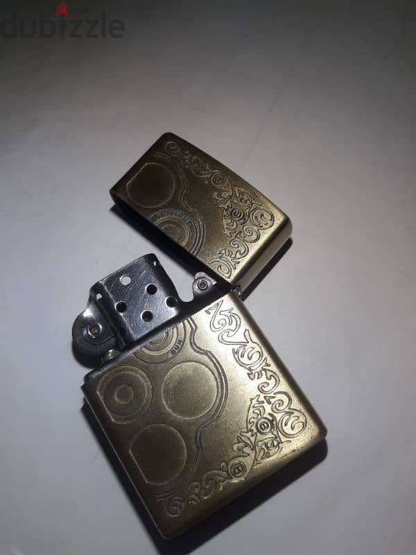 ولاعة ZIPPO لون GOLD 5