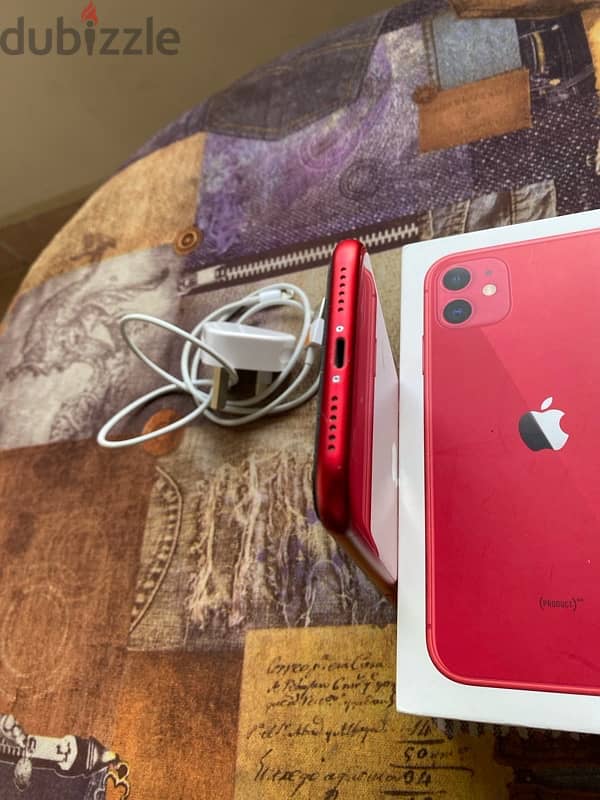 IPhone 11 64GB with Box & charger 4