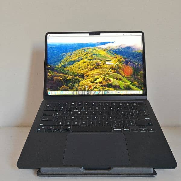 MacBook Air M2 13.6 inch 2022 Model 1