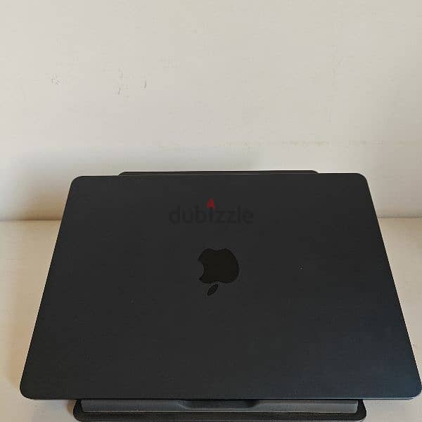 MacBook Air M2 13.6 inch 2022 Model 2