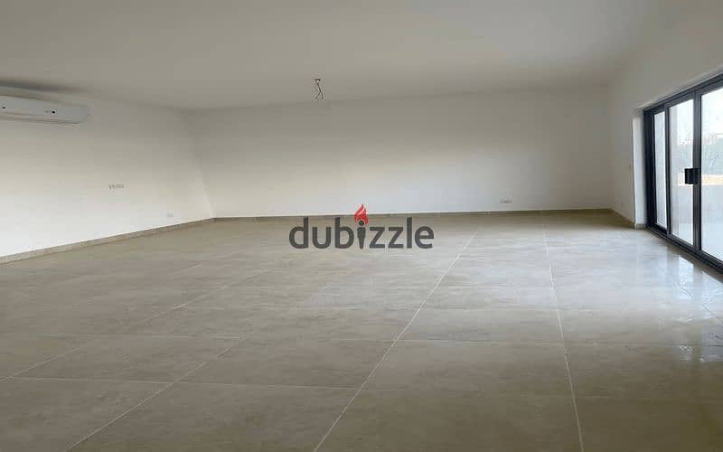 For sale, an apartment of 136 meters ((resale)) in Fifth Square, Fifth Settlement 2