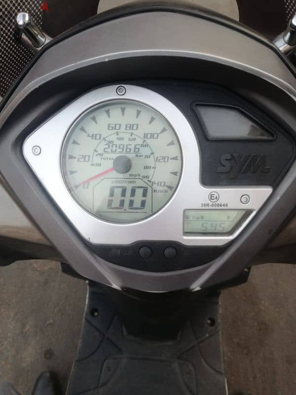 sym st 200 cc 3