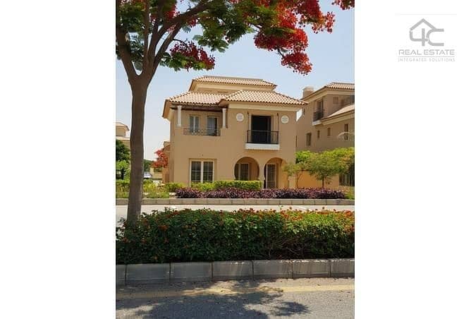 4 bedroom villa 330 m with view landscape prime location best area and layout in Hyde Park Compound 0