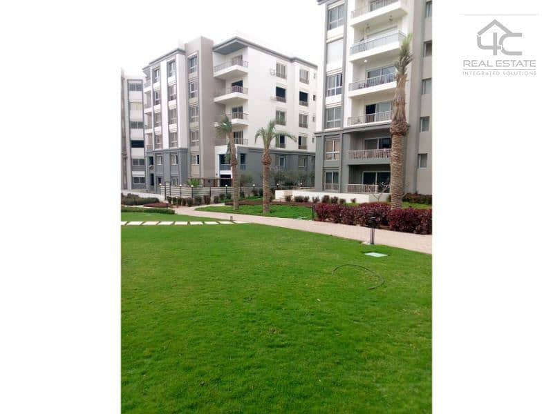 Apartment 191 m corner bahry view landscape with down payment and installments in Hyde Park Compound 11