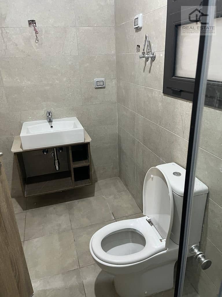 Fully finished apartment 182 for sale in Fifth square, delivery 2025 and completion in installments over 7 years - price includes maintenance and park 4