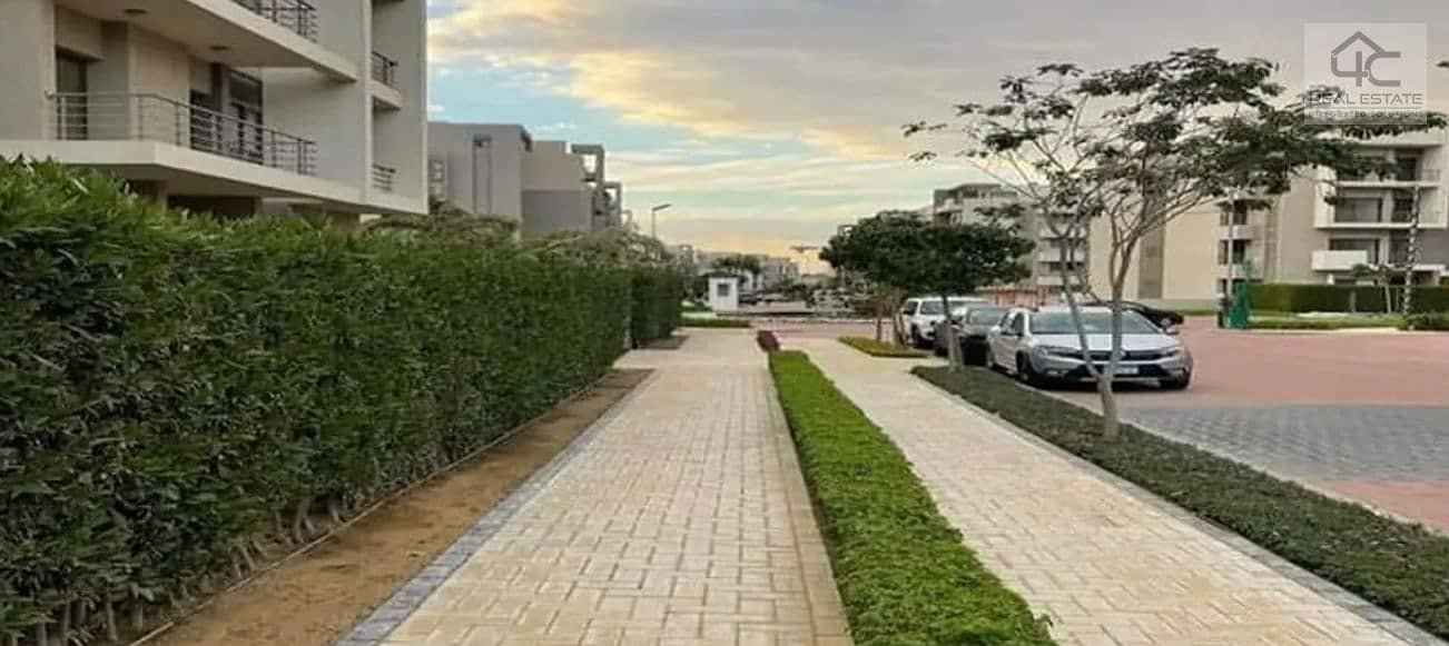 Fully finished apartment 182 for sale in Fifth square, delivery 2025 and completion in installments over 7 years - price includes maintenance and park 5