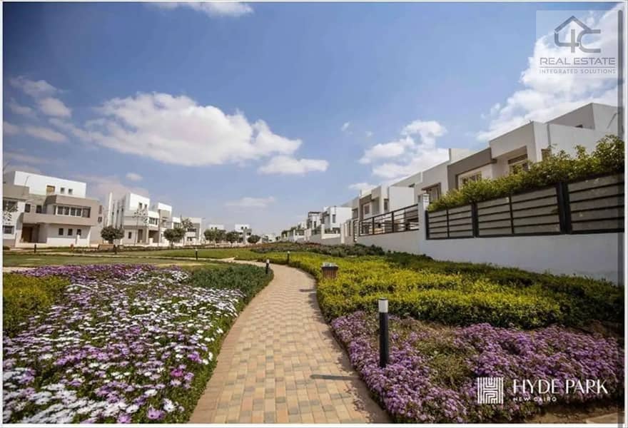 Prime location Town house middle with installments for sale in Hyde Park 2