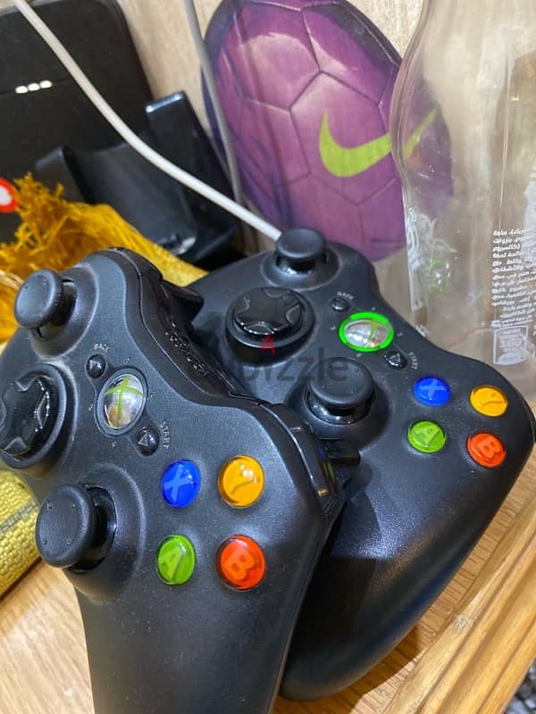 2xbox360 controllers 3